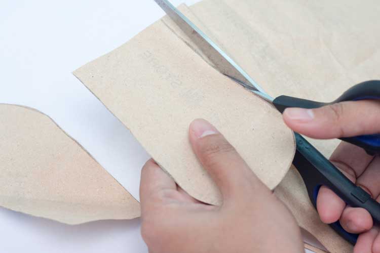 Cut the pattern. Heart Card
