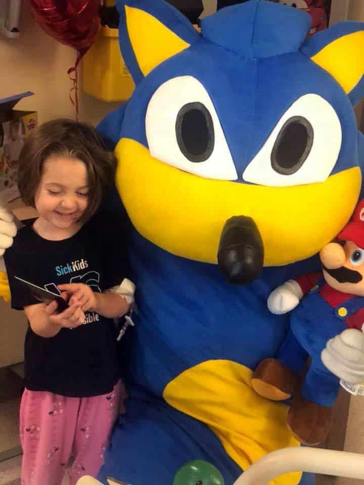 Sonic the Hedgehog visits Sick Kids